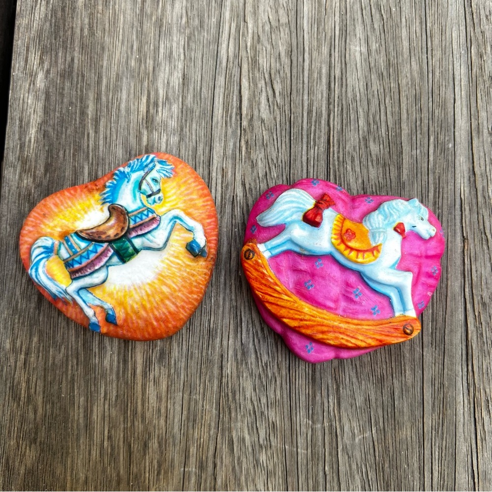 Vintage Horse Themed Colorful Ceramic Heart Shaped Refrigerator Magnets 90s